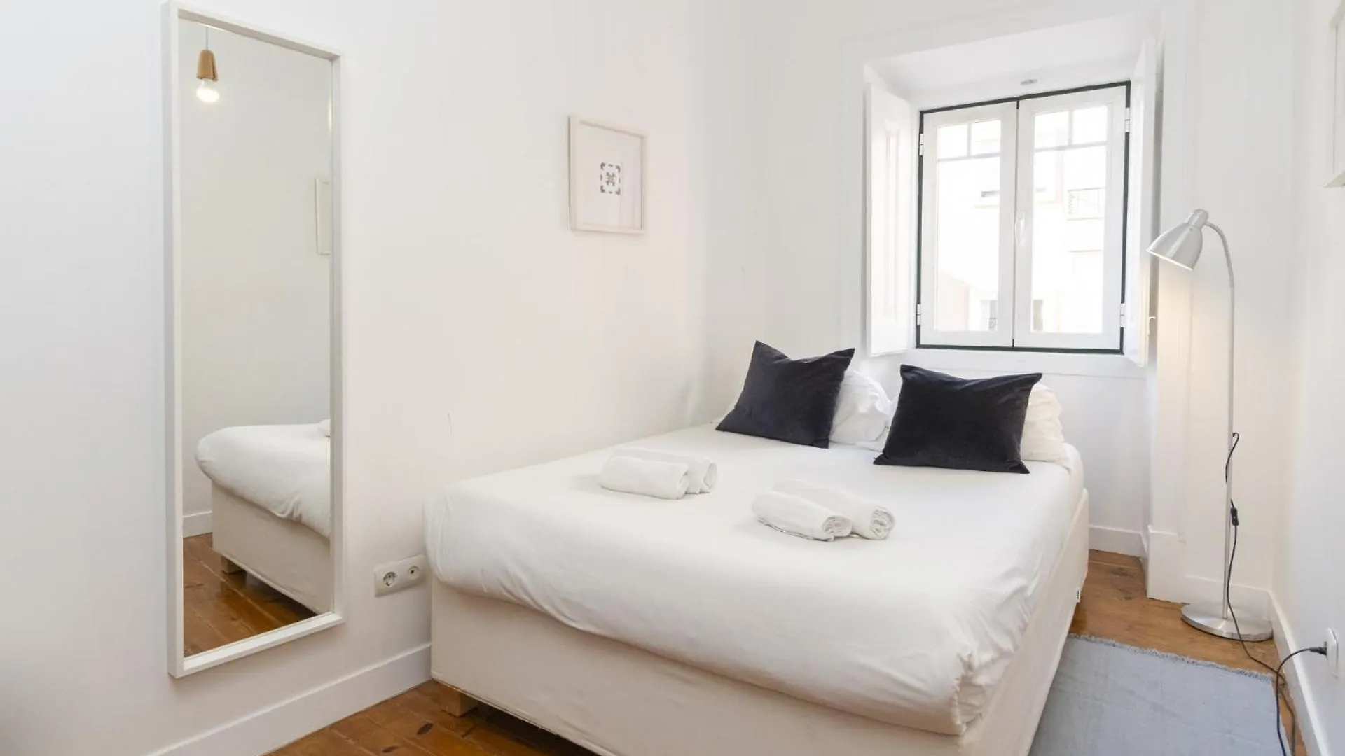 Apartment In Lisbon City Center With A Terrace, 317